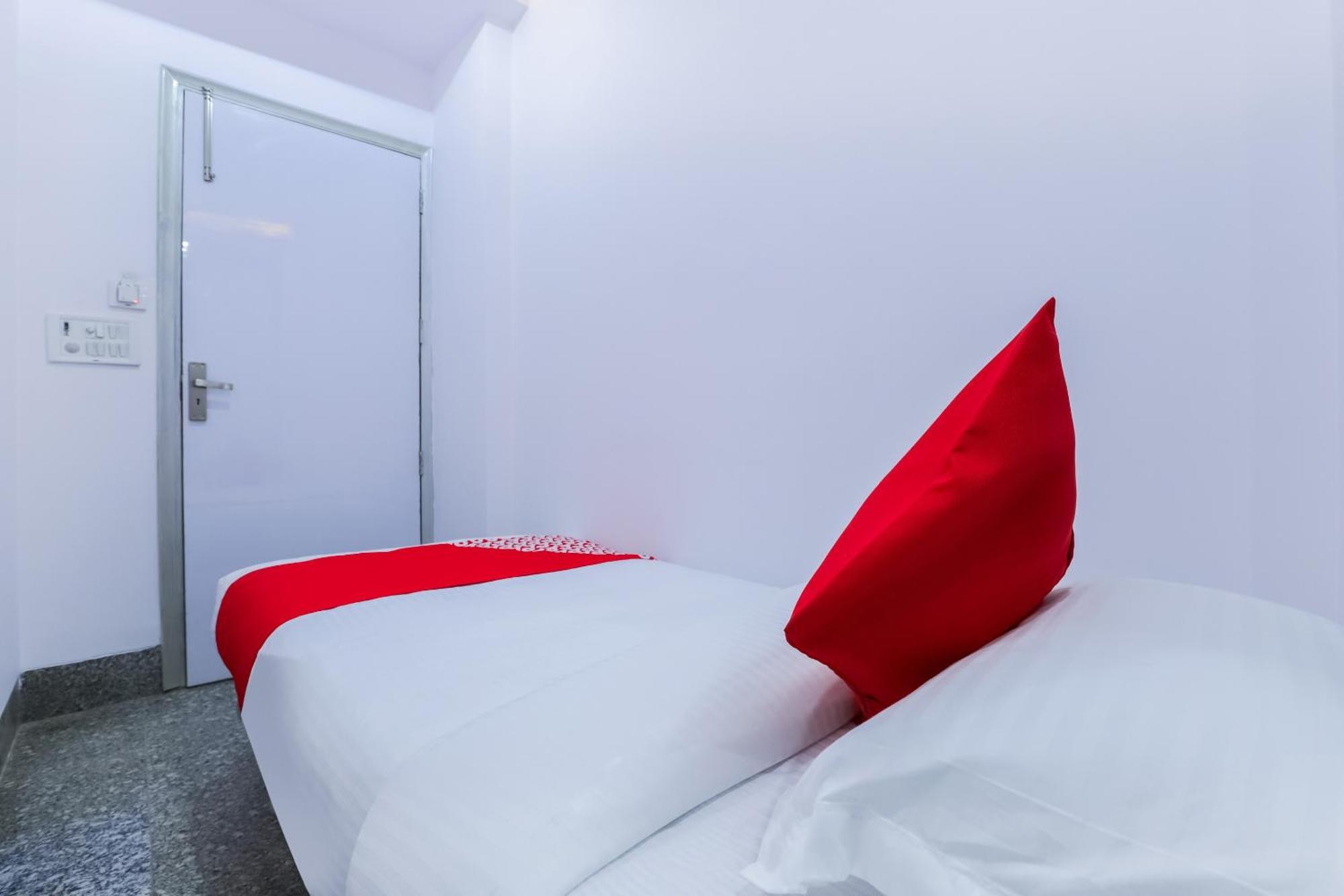 Hotel O New Tech India Делі Екстер'єр фото
