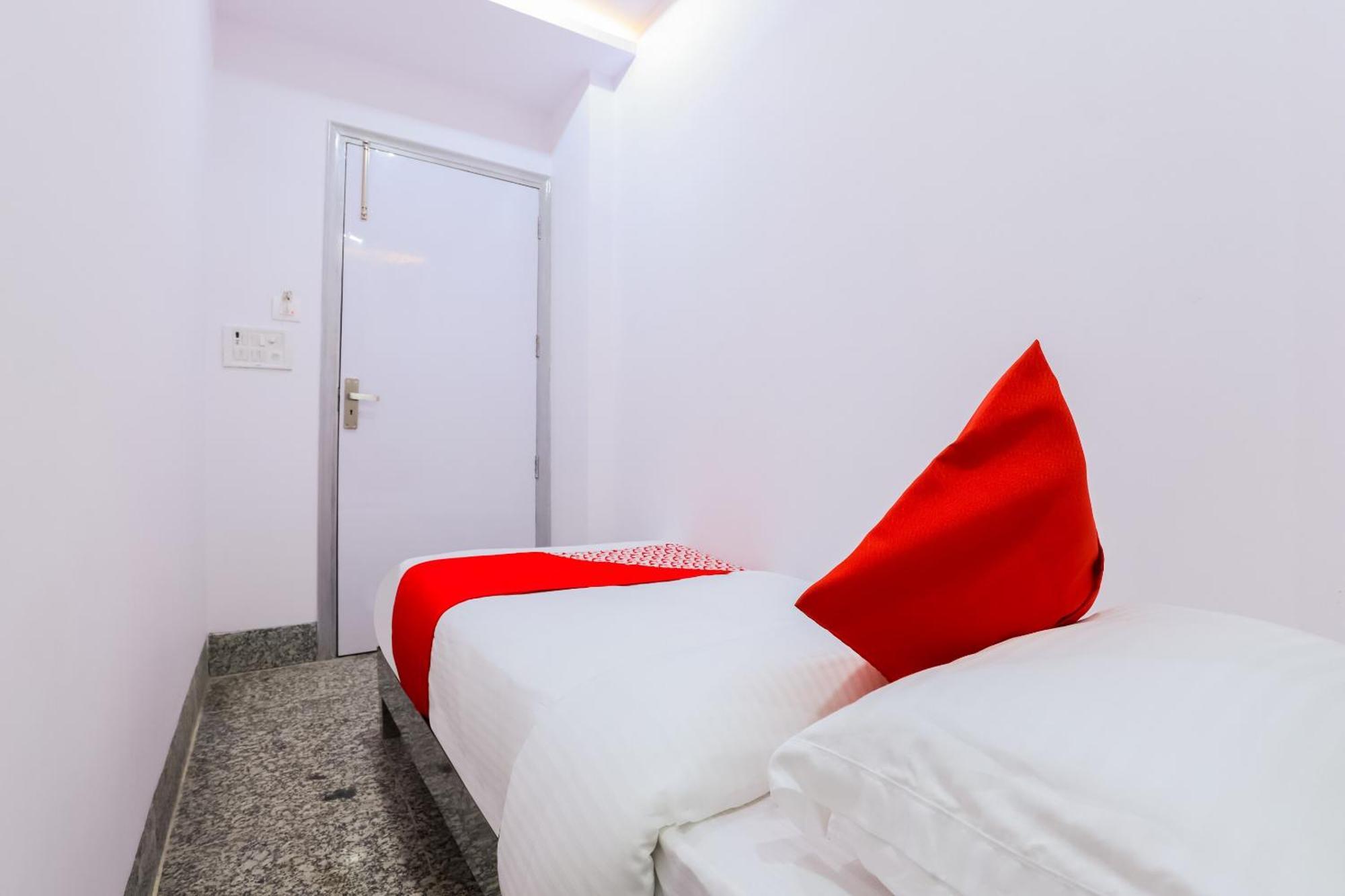 Hotel O New Tech India Делі Екстер'єр фото