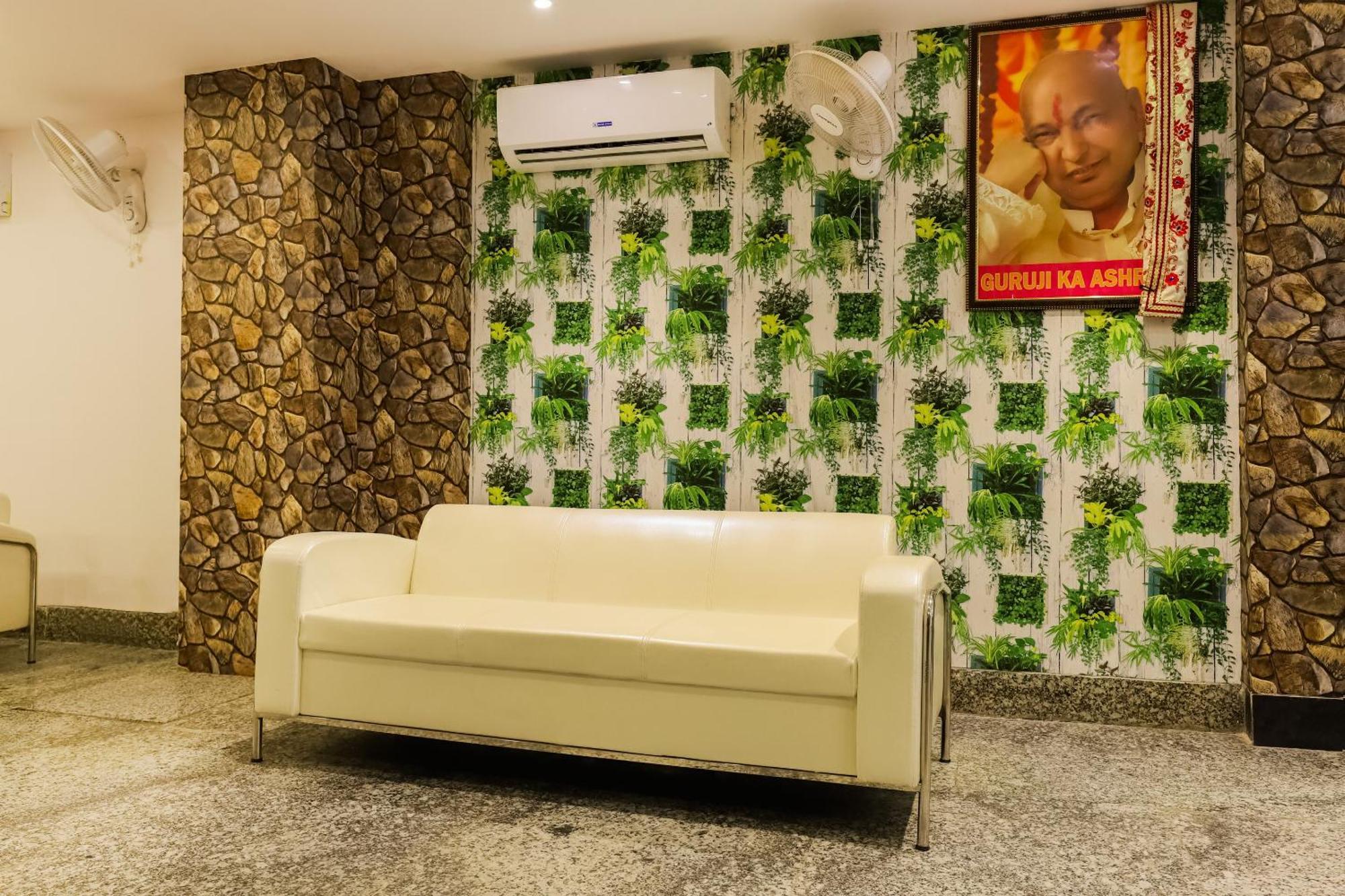 Hotel O New Tech India Делі Екстер'єр фото